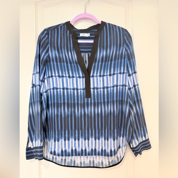 Vince 100% Silk Blue Tie Dye Blouse Long Sleeve Split Neck Top Womens M - Picture 2 of 5